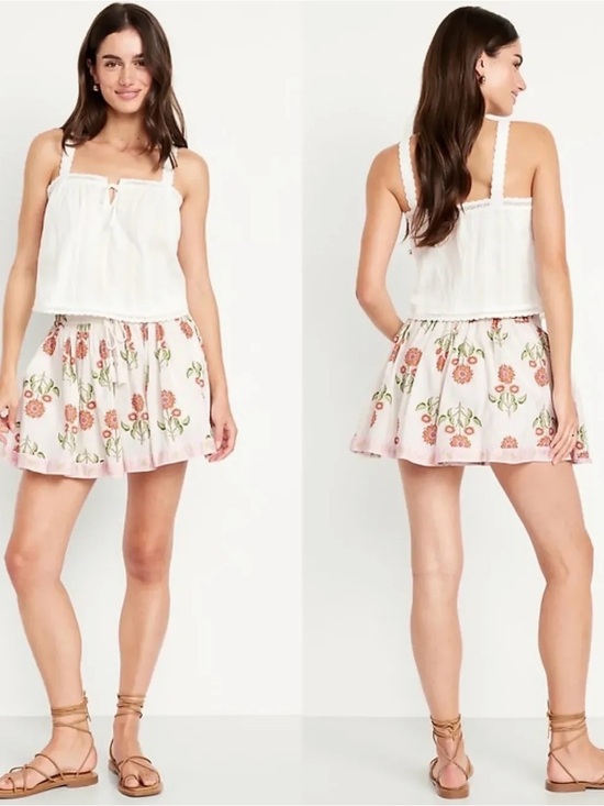 Old Navy Pants - Old Navy White Floral Skort with Pink Hem and Orange Blooms